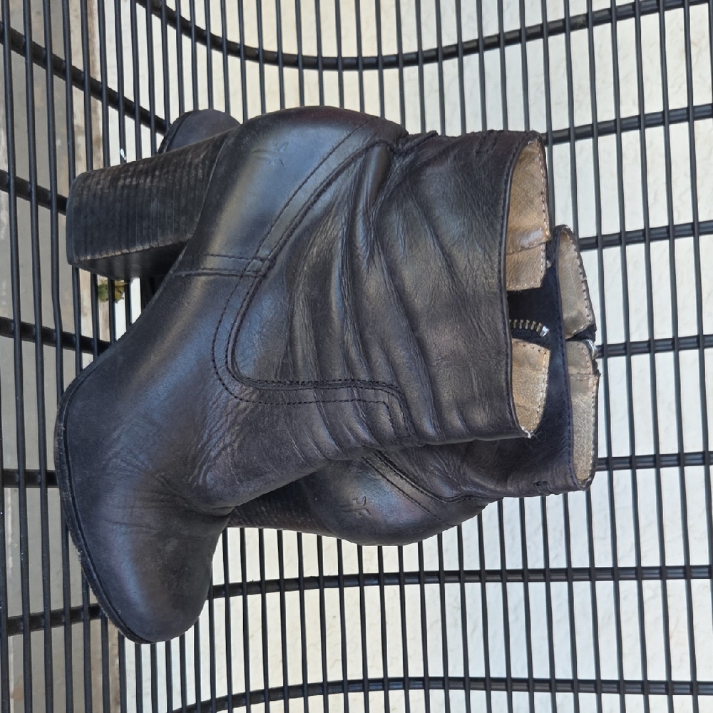 Frye Boots Leather Heeled Ankle Boots